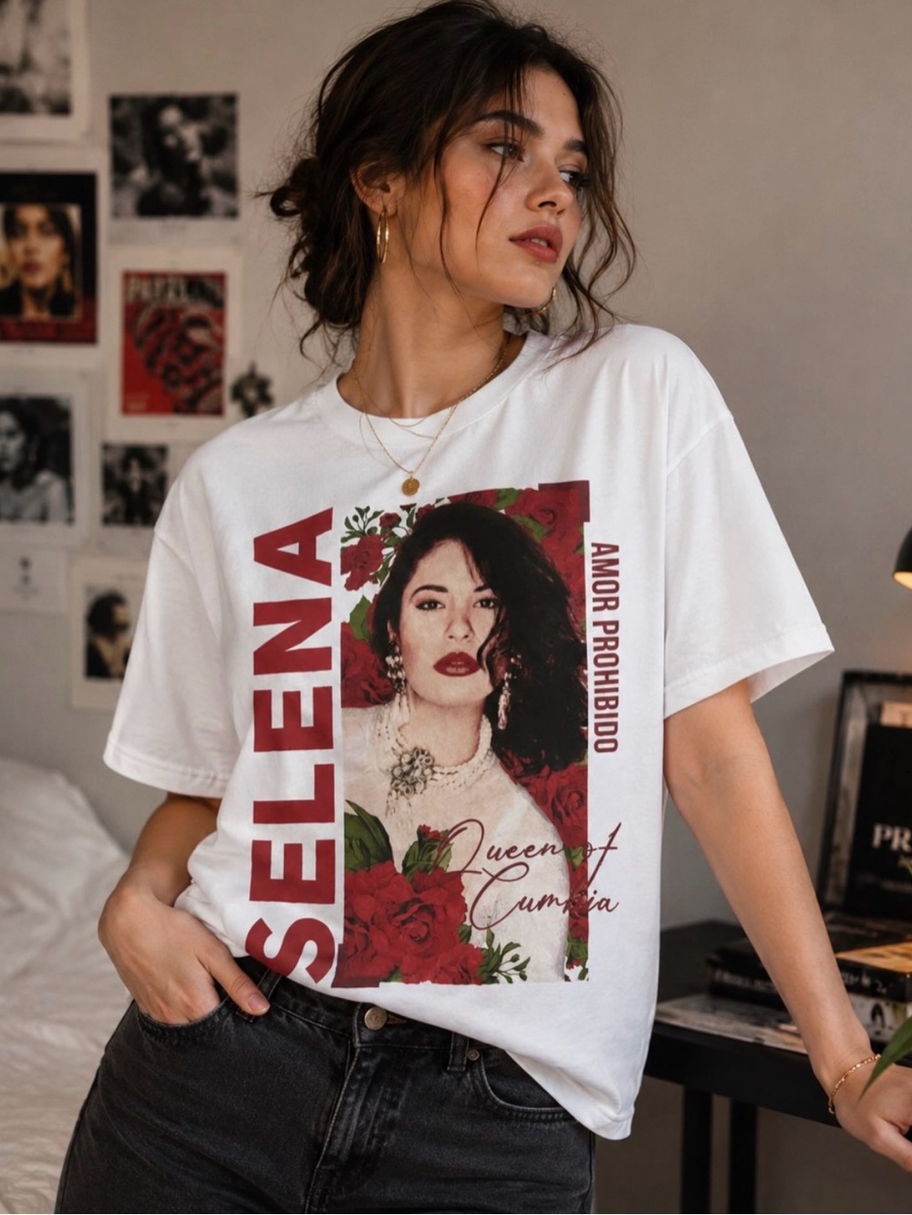 Women’s Selena “Queen of Cumbia” Amor Prohibido T-Shirt
Large
New with Tags